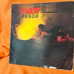 Ratt  Out of the Cellar LP Atlantic 7 80143-1 1984 1st Press Round and Round